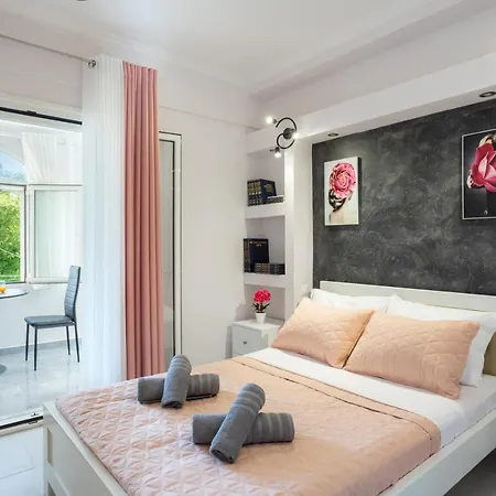 Apartman Ninas Pool Residence II