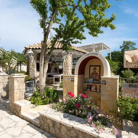 Ninas Pool Residence II