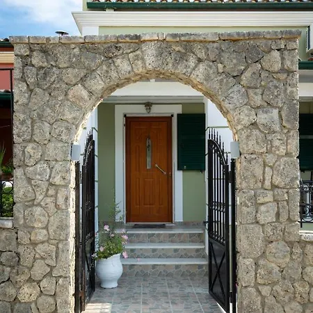 Apartman Ninas Pool Residence II Basztúni