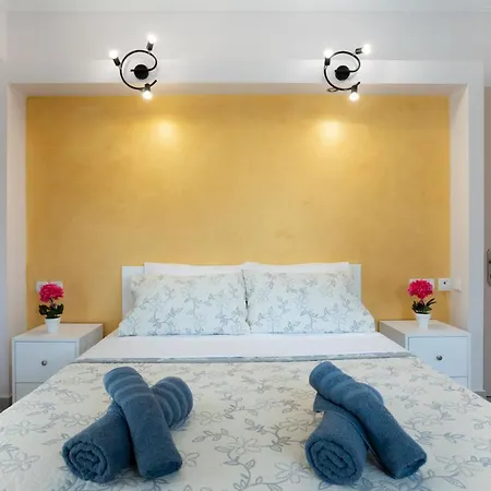 Ninas Pool Ii Apartman *