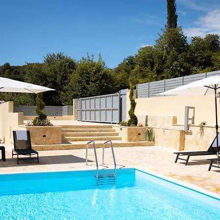 Apartman Ninas Pool Ii