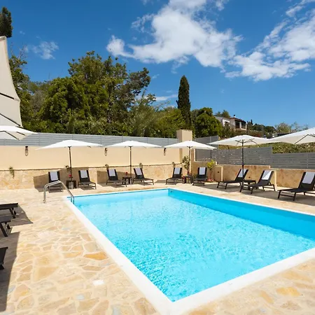 Ninas Pool Ii *