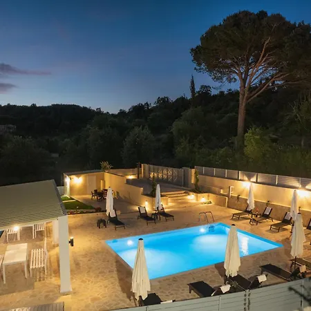 Ninas Pool Ii Apartman